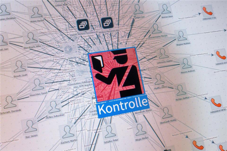 In drei Ländern, unter anderem in Bayern, wird die Palantir-Software von der Polizei bereits genutzt. (Archivbild)Peter Kneffel/dpa