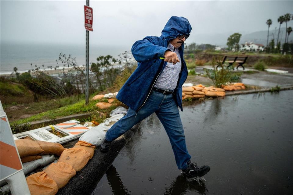 In ehemaligen Brandgebieten drohten Erdrutsche und Schlammlawinen. Ethan Swope/AP/dpa