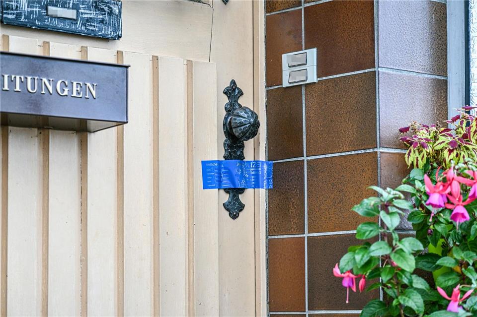In einem Haus in Ellwangen soll eine Frau ihren Ehemann getötet haben. Jason Tschepljakow/dpa