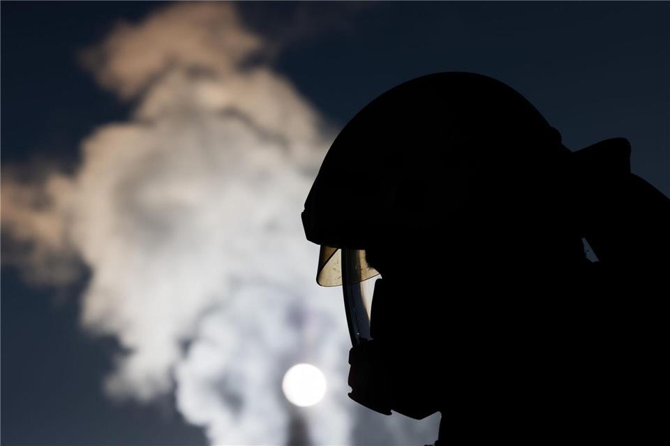 Feuer in Paketzentrum – Ursache noch unklar  In einem Paketzentrums-Lager in Raunheim hat es gebrannt. (Symbolbild)Rolf Vennenbernd/dpa