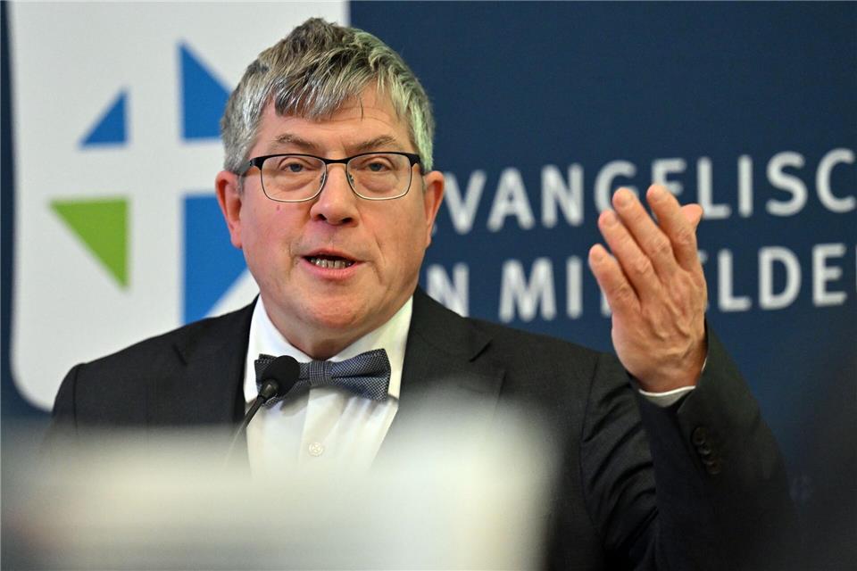 In einem Projekt der Evangelischen Kirche in Mitteldeutschland und der Ökumenischen Akademie Ostthüringen werden vor der Landtagswahl „Friedensreiter“ ausgebildet. (Archivbild)Martin Schutt/dpa