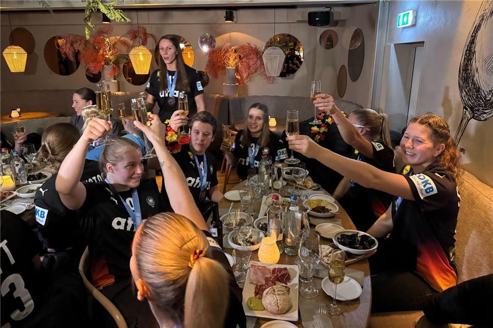 In einem Restaurant im Zentrum von Rotterdam wurde gefeiert. Jordan Raza/dpa