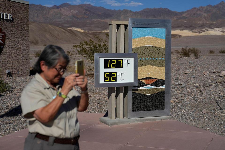 In einem Tal im Westen der USA steigt das Thermometer auf 52 Grad Celsius. (Archivbild) John Locher/AP/dpa