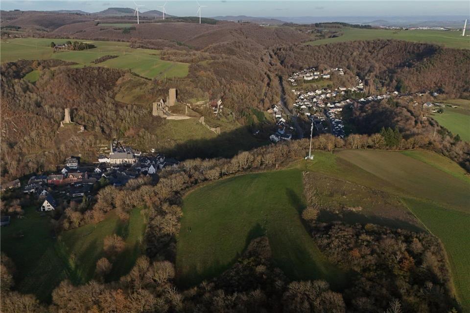 In einem Waldgebiet bei Monreal wurde die Leiche gefunden.Sascha Ditscher/dpa