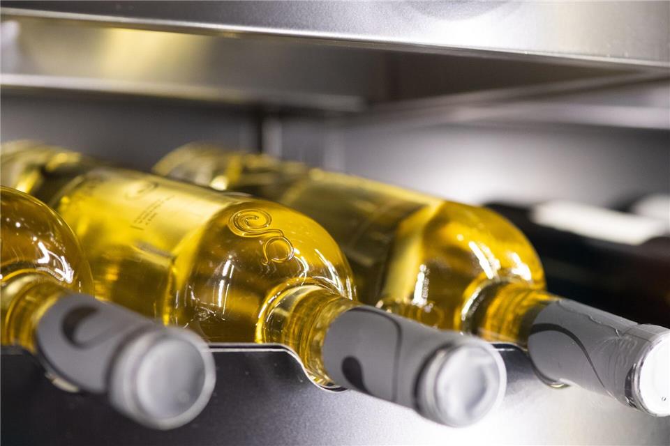In einem Weinkühlschrank sind die Lagerbedingungen für den Lieblingswein natürlich optimal. Franziska Gabbert/dpa-tmn