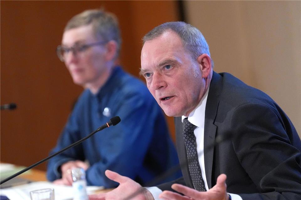 In einer Abstimmstelle in Eimsbüttel sind die Stimmzettel vorübergehend ausgegangen, wie Landeswahlleiter Oliver Rudolf sagte.Marcus Brandt/dpa