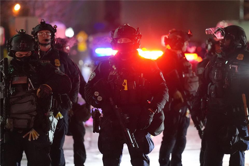 In einer ICE-Einrichtung sind Masern festgestellt worden (Archivbild).Adam Gray/AP/dpa