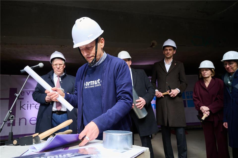In einer Zeitkapsel wurden Gegenstände für die Zukunft festgehalten.Annette Riedl/dpa