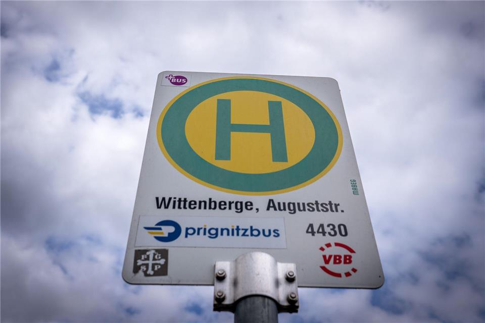 In einigen Regionen sollen weniger Busse eingesetzt werden. (Symbolbild)Soeren Stache/dpa