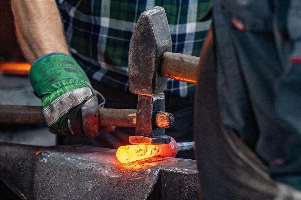 In fertigungstechnischen Berufen arbeiten ganz überwiegend Männer, auf dem Bau sind es sogar 90 Prozent. (Symbolbild)Armin Weigel/dpa