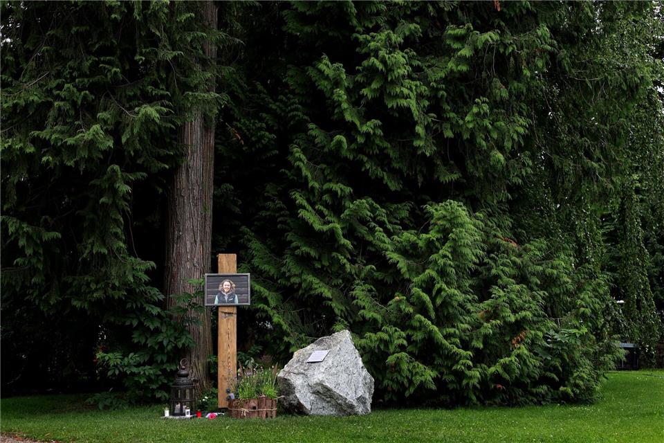 In ihrem Heimatort Garmisch-Partenkirchen gibt es eine kleine Gedenkstätte im Kurpark. (Archivbild)Karl-Josef Hildenbrand/dpa