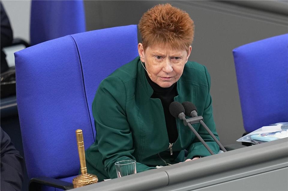 In ihrer Zeit im Bundestag hat sich die Linke Petra Pau jahrzehntelang gegen Antisemitismus engagiert. Inzwischen sitzt sie nicht mehr im Parlament. (Archivbild)Michael Kappeler/dpa