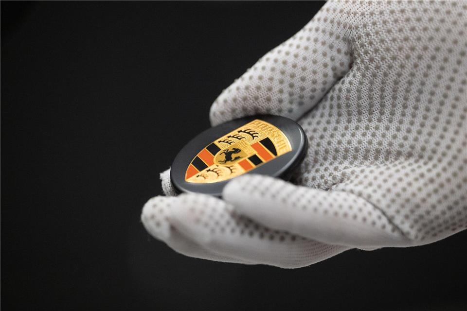 Porsche verkauft zu Jahresbeginn weniger Autos In mehreren Weltregionen ging der Porsche-Absatz zurück - besonders deutlich in China. (Archivbild)Marijan Murat/dpa