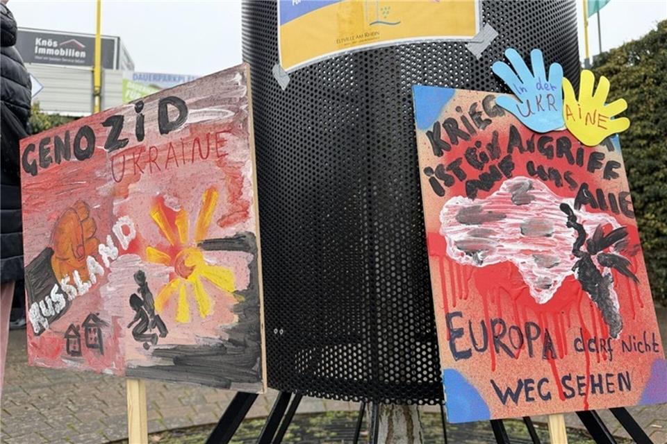 In mehreren hessischen Orten setzen Bürger immer wieder ein Zeichen gegen Russlands Angriffskrieg gegen die Ukraine. Jens Albes/dpa