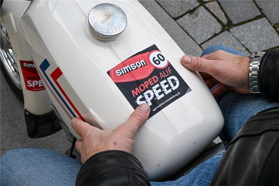 In ostdeutschen Landtagen geht es hauptsächlich darum, auch Tempo 60 für reimportierte Simsons zuzulassen. (Archivbild)Jens Kalaene/dpa