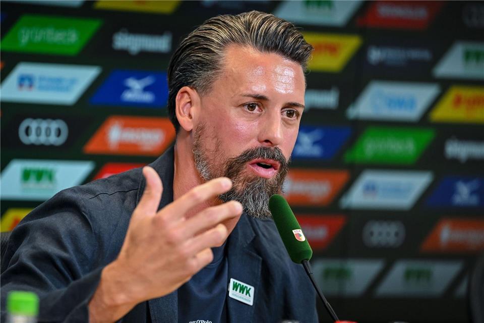 In seinem ersten Pflichtspiel mit dem FC Augsburg setzt Trainer Sandro Wagner im DFB-Pokal klar auf einen Sieg.Harry Langer/dpa
