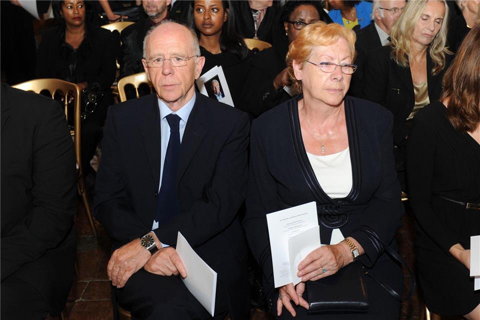 In seiner Amtszeit initiierte Walter Riester (l.) die nach ihm benannte „Riester-Rente“. (Archivbild)picture alliance / dpa