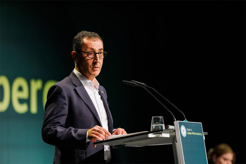 In seiner Rede warnte Ministerpräsident Cem Özdemir erneut vor einer rot-rot-grünen Koalition in Berlin.Philipp von Ditfurth/dpa