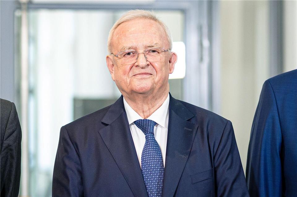„Shit, voll schiefgelaufen“ - 10 Jahre Dieselskandal bei VW In seiner ersten Einlassung als Angeklagter vor Gericht wies Ex-Vorstandschef Winterkorn die Vorwürfe gegen ihn erneut zurück und sah seine erfolgreiche Karriere durch die Dieselaffäre beschädigt.Moritz Frankenberg/dpa