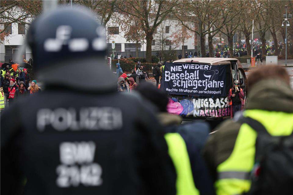 In und um Gießen demonstrierten seit dem frühen Morgen Tausende gegen die AfD.Hannes P. Albert/dpa