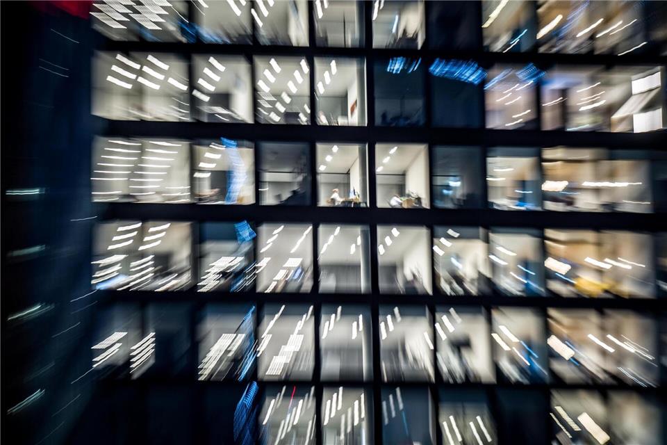 In vielen Betrieben wird eher auf Präsenz geachtet als auf Arbeitsergebnisse.picture alliance/dpa