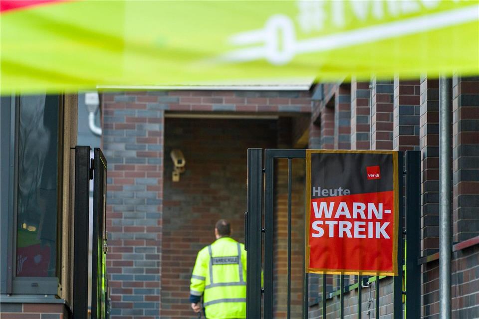 In vielen Städten Hessens wird der ÖPNV bestreikt.Andreas Arnold/dpa