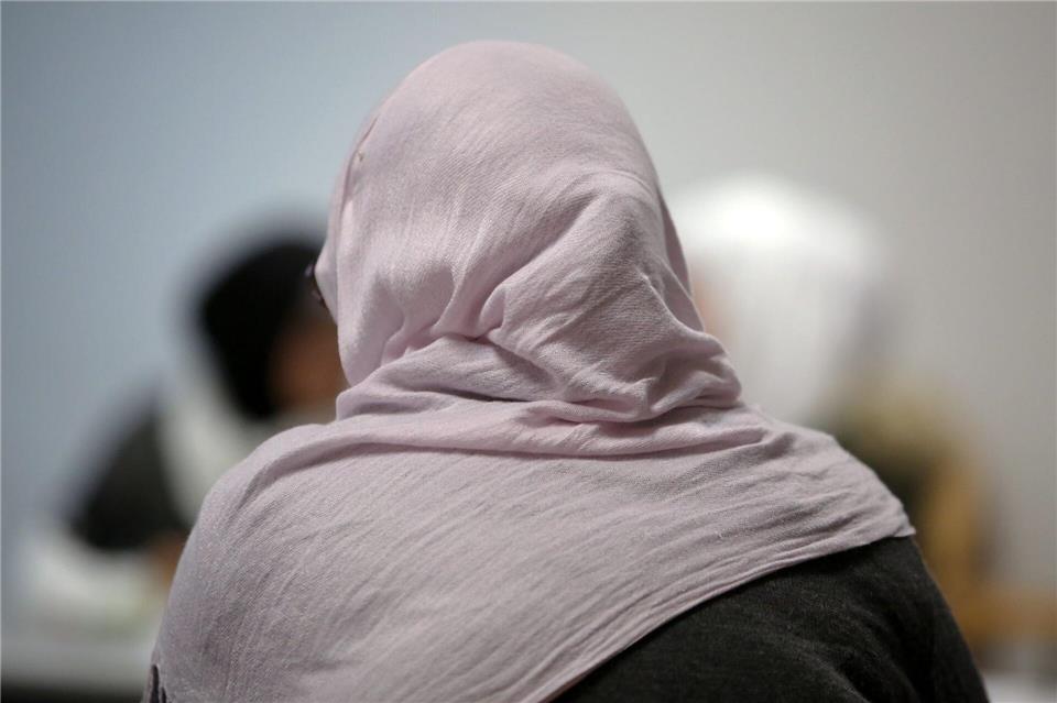 In vielen öffentlichen Ämtern in Niedersachsen sind Kopftücher erlaubt. (Symbolbild)picture alliance / Fredrik von Erichsen/dpa