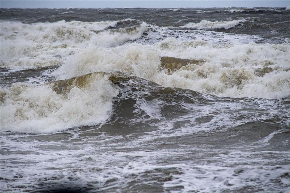 In weiten Teilen der Küstenregionen von Schleswig-Holstein und Mecklenburg-Vorpommern werden am Donnerstag Sturmböen erwartet. (Symbolbild)Stefan Sauer/dpa