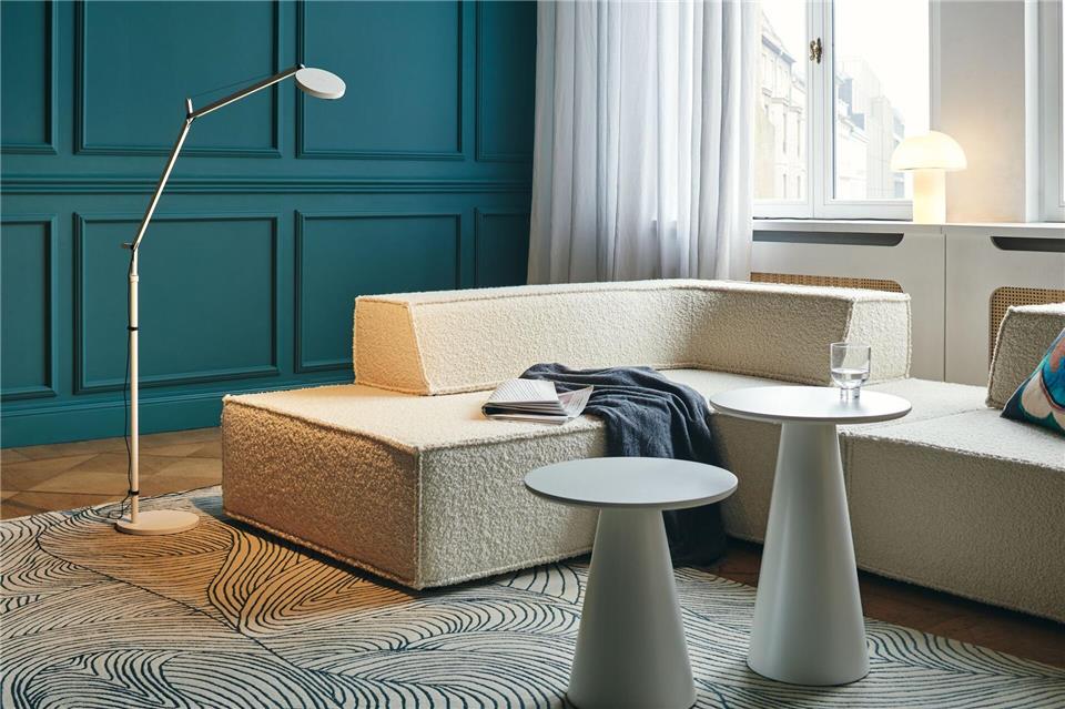 Individuell einstellbare Stehlampen reduzieren Blendungseffekte und entlasten die Augen.Peter Fehrentz/licht.de/Artemide/dpa-tmn