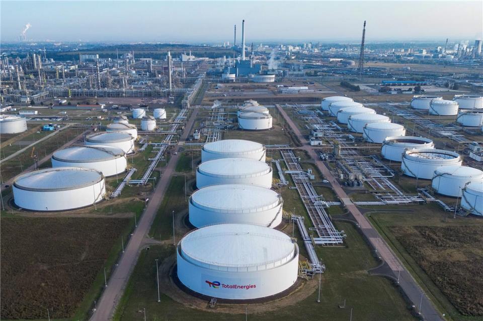 Industrie, Handel und Handwerk ringen um den Umgang mit der AfD in Sachsen-Anhalt. (Archivbild)Jan Woitas/dpa