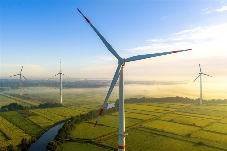 Windkraftausbau in Europa hinter Erwartungen Industrieverband WindEurope: Insgesamt weniger Neuinstallationen von Windkraftanlagen in Europa als erwartet. (Archivbild)Sina Schuldt/dpa