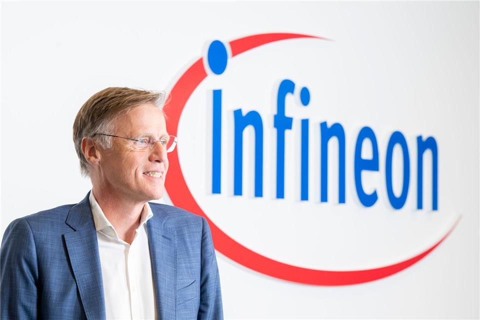 Infineon-Chef Jochen Hanebeck bekommt rund 230 neue Mitarbeiter. Peter Kneffel/dpa