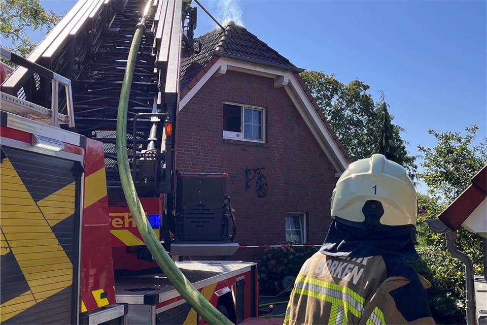 Infolge des Brandes wurde das Haus unbewohnbar.