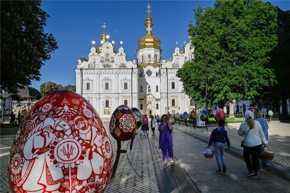 Infolge russischen Raketenbeschusses ist die Mariä-Entschlafens-Kathedrale des Unesco geschützten Höhlenklosters in der ukrainischen Hauptstadt in Kiew in Brand geraten. (Archivbild)Sergei Chuzavkov/SOPA Images via ZUMA Press Wire/dpa