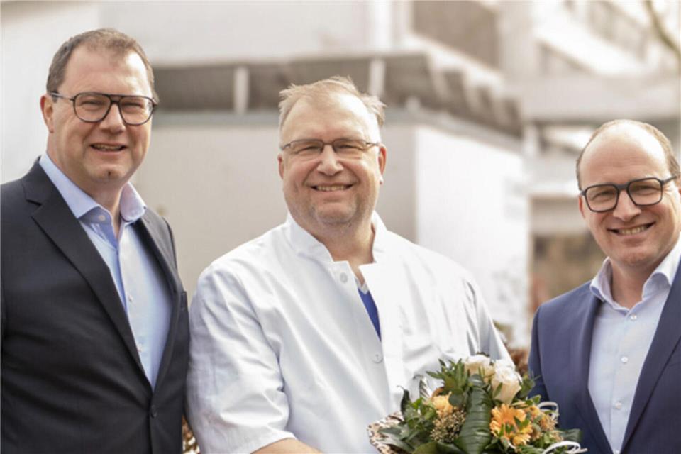 Ingmar Krenz (Mitte) wird neuer Chefarzt der Radiologie am St.-Marien-Krankenhaus in Ahaus.