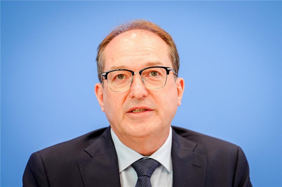 Innenminister Alexander Dobrindt setzt auf eine höchstrichterliche Klärung vor dem EuGH. (Archivbild)Kay Nietfeld/dpa