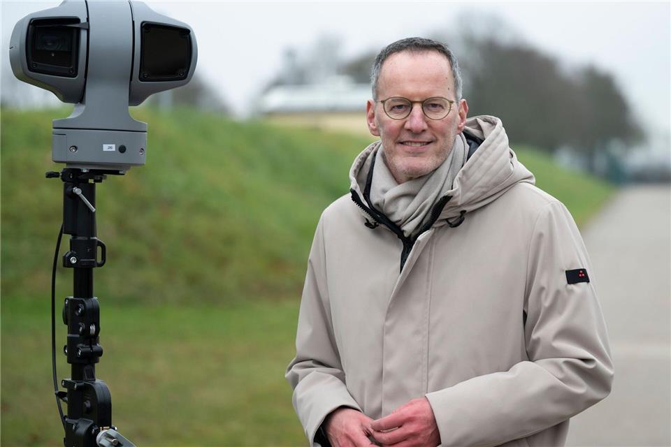 Innenminister Ebling präsentiert Technik zur Drohnenabwehr. (Archivbild)Michael Brandt/dpa