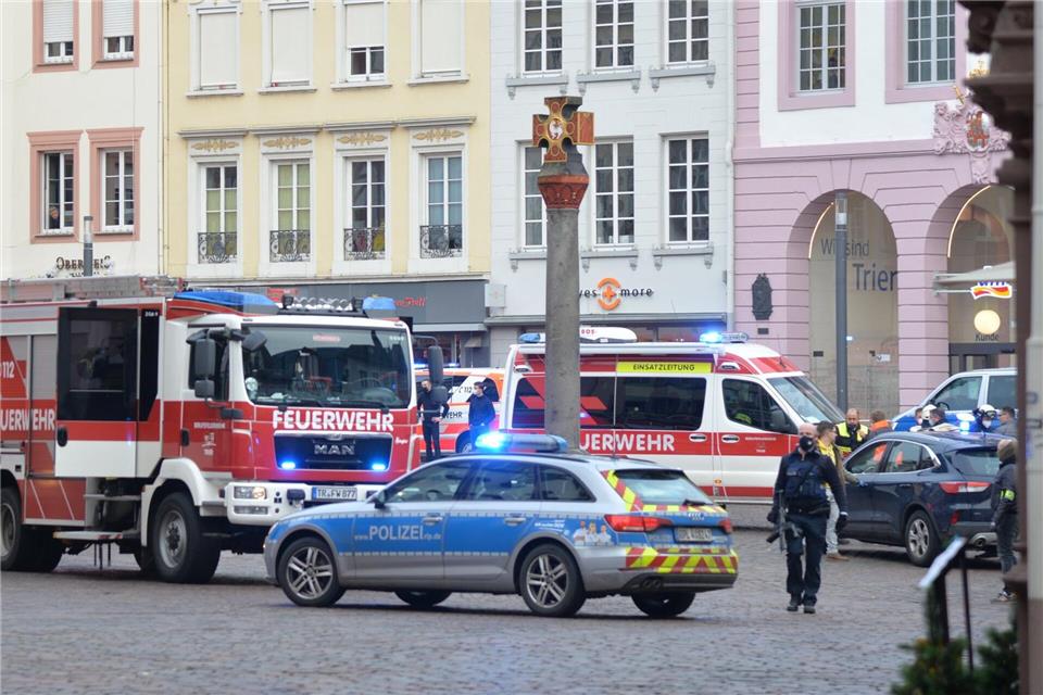 Innenminister Ebling will mit einem Modellprojekt Amokfahrten wie in Trier früher erkennen und verhindern. (Archivbild) Harald Tittel/dpa