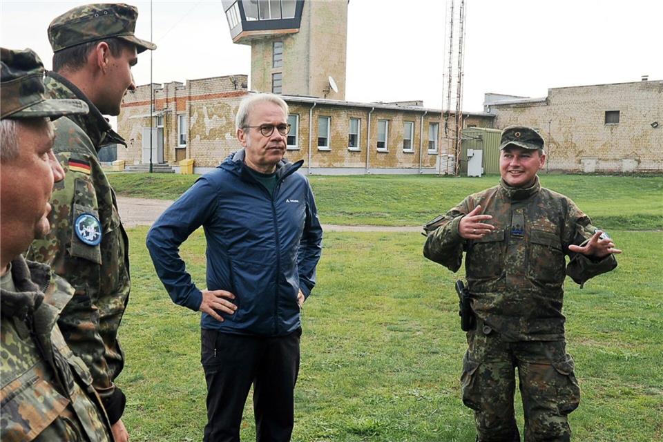 Innenminister Georg Maier besuchte am Wochenende Thüringer Soldatinnen und Soldaten in Litauen. Sie nehmen an der Brigadeübung „Grand Eagle“ teil.-/Thüringer Ministerium für Inneres, Kommunales und Landesentwicklung/dpa