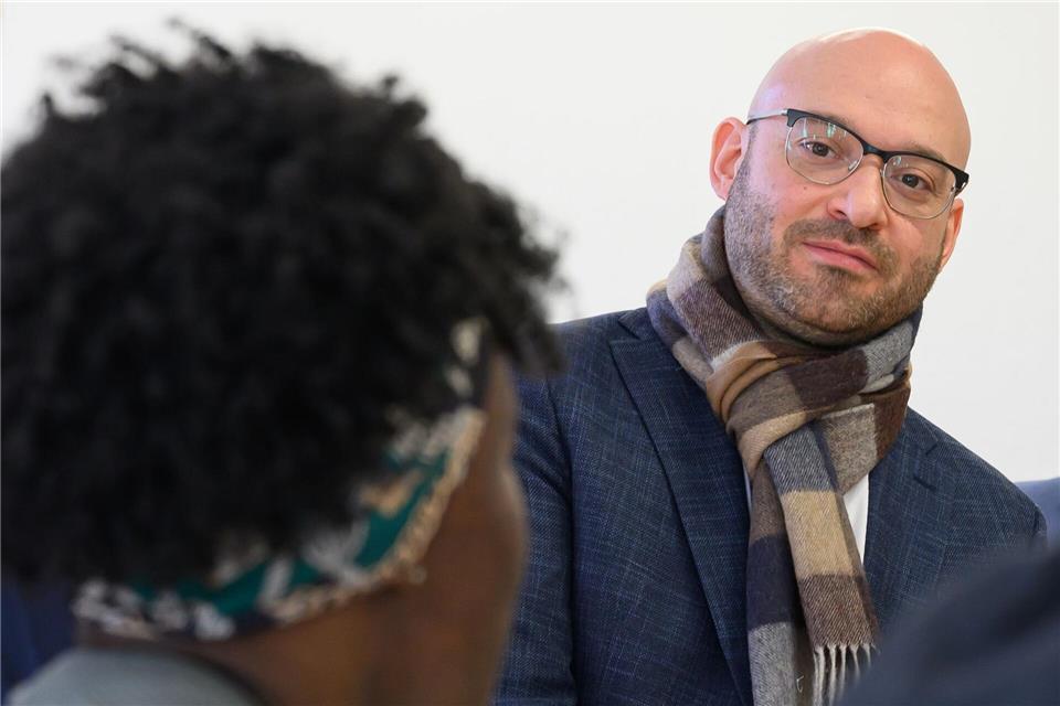 Innenminister René Wilke sieht in dem geplanten Landesaufnahmegesetz eine Entlastung für Kommune. Patrick Pleul/dpa