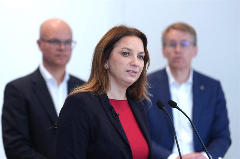 Innenministerin Magdalena Finke (CDU) kündigt ein neues Lagebild zum Schutz kritischer Infrastruktur an.Marcus Brandt/dpa