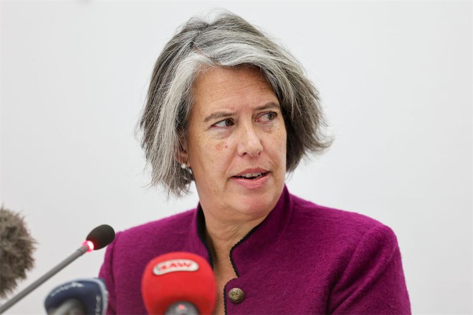 Innenministerin Tamara Zieschang (CDU) auf einer Pressekonferenz. (Archivbild)Peter Gercke/dpa
