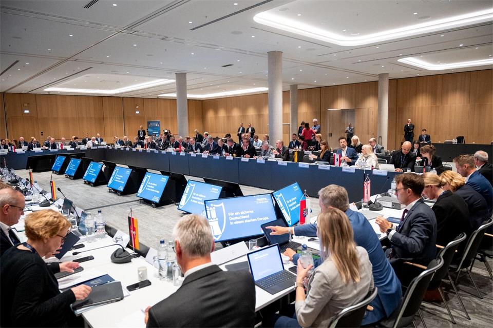 Innenministerkonferenz im Juni. Künftig reichen 13 Stimmen.Daniel Bockwoldt/dpa