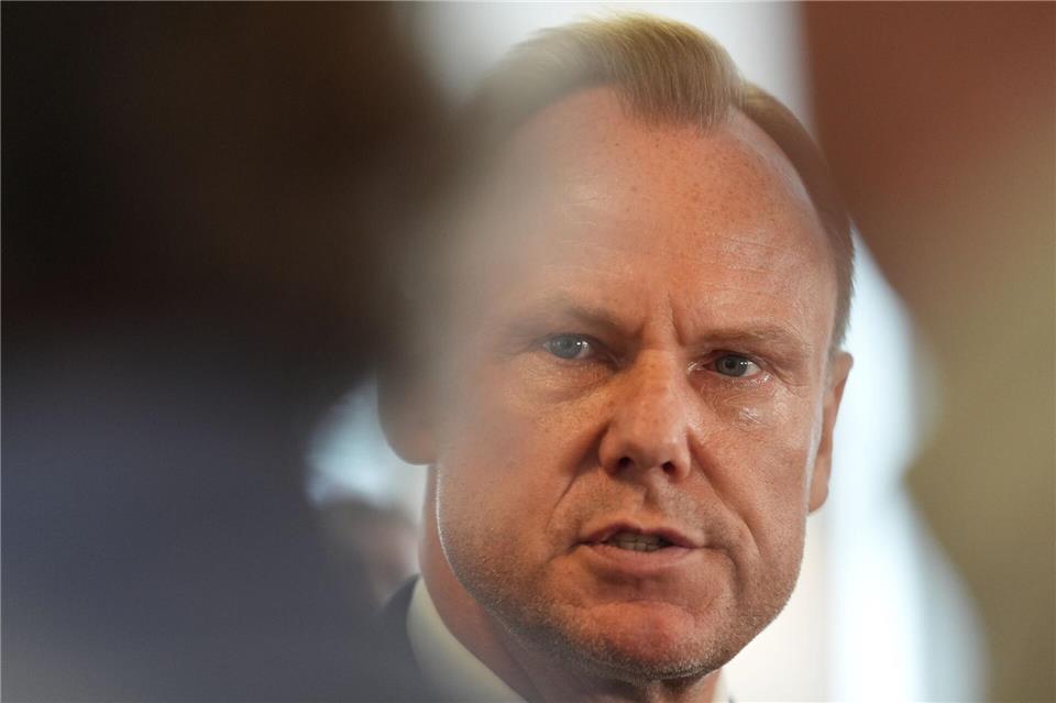 Innensenator Andy Grote wirbt um Verständnis für mögliche Unannehmlichkeiten durch die Bundeswehr-Übung „Red Storm Bravo“. (Archivbild)Marcus Brandt/dpa