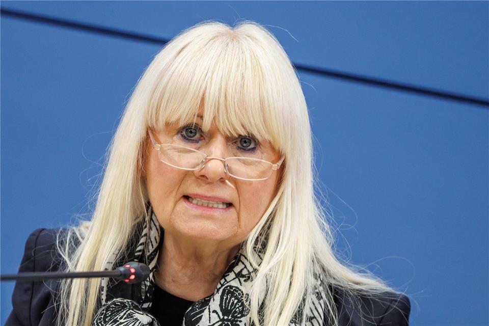 Innensenatorin Iris Spranger zieht für Berlin eine verhalten positive Bilanz der Silvesternacht.Andreas Gora/dpa