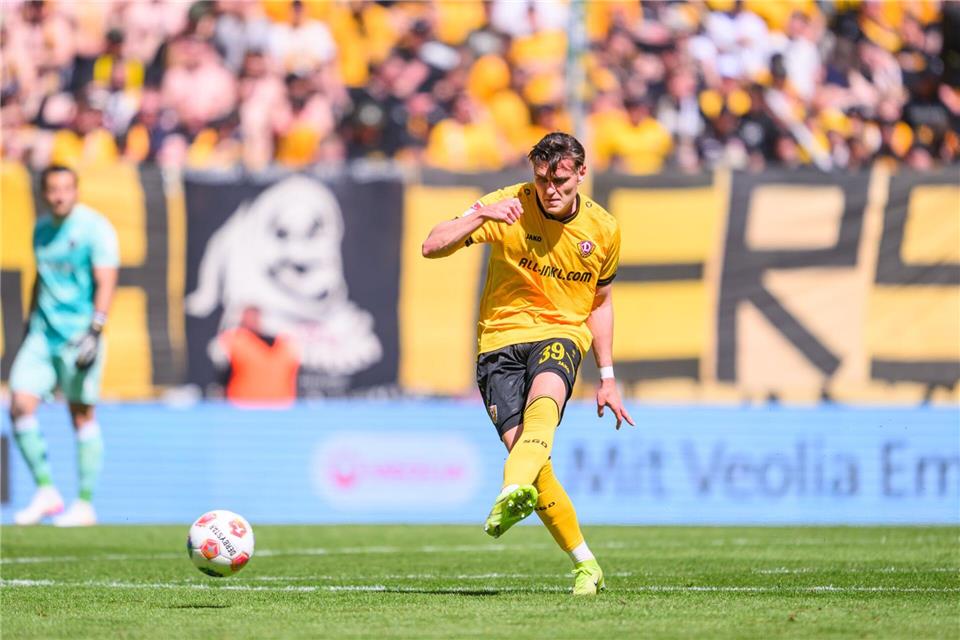 Innenverteidiger Thomas Keller spielt nun dauerhaft für Dynamo Dresden. (Archivbild)Robert Michael/dpa