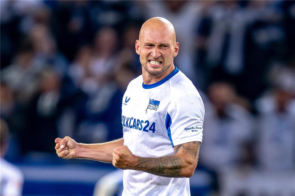 Innenverteidiger Toni Leistner spielt seit 2023 bei Hertha BSC. (Archivbild)David Inderlied/dpa