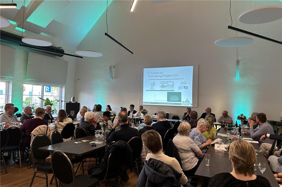 Ins Dorfgemeinschaftshaus Hub in Erle hatte der Ortsmarketingverein zur Mitgliederversammlung eingeladen.