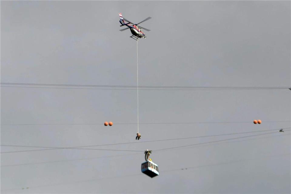 Insassen der Dornbirner Karrenseilbahn wurden von einem Hubschrauber gerettet. (Archivfoto)Maurice Shourot/APA/dpa