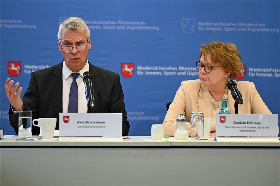 Insgesamt aber sank 2025 die Zahl der Straftaten im Land, wie Landespolizeipräsident Axel Brockmann sagt.Shireen Broszies/dpa